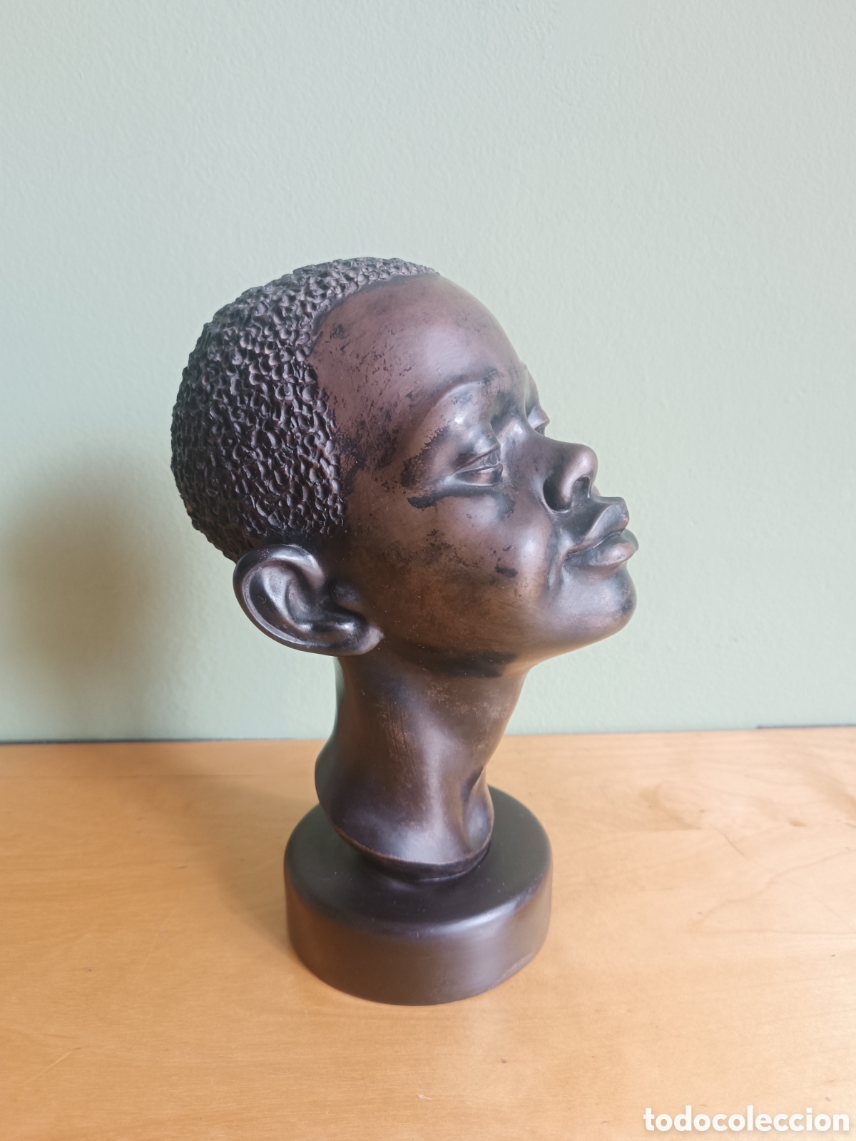 Arte: Busto escultura de ni&ntilde;o / joven - Firmado Mullan - Cer&aacute;mica fina - Estilo Art D&eacute;co franc&eacute;s