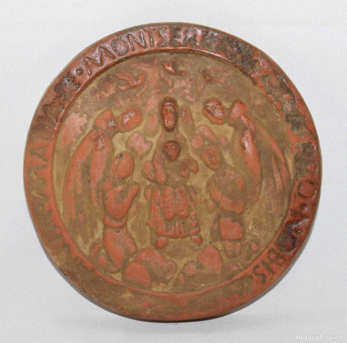 Arte: Placa de terracota Virgen de Montserrat con Escolan&iacute;a. Arte religioso catal&aacute;n