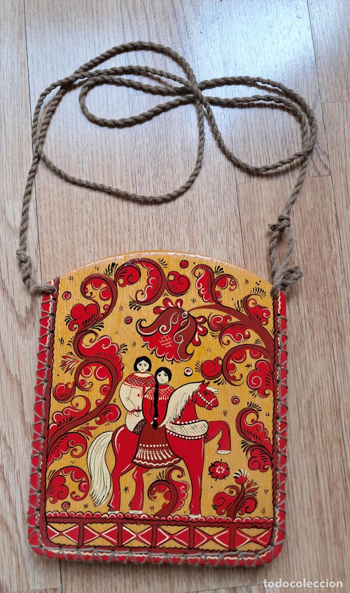 Arte: Bolso ruso de madera lacada Bor&eacute;stskaya.