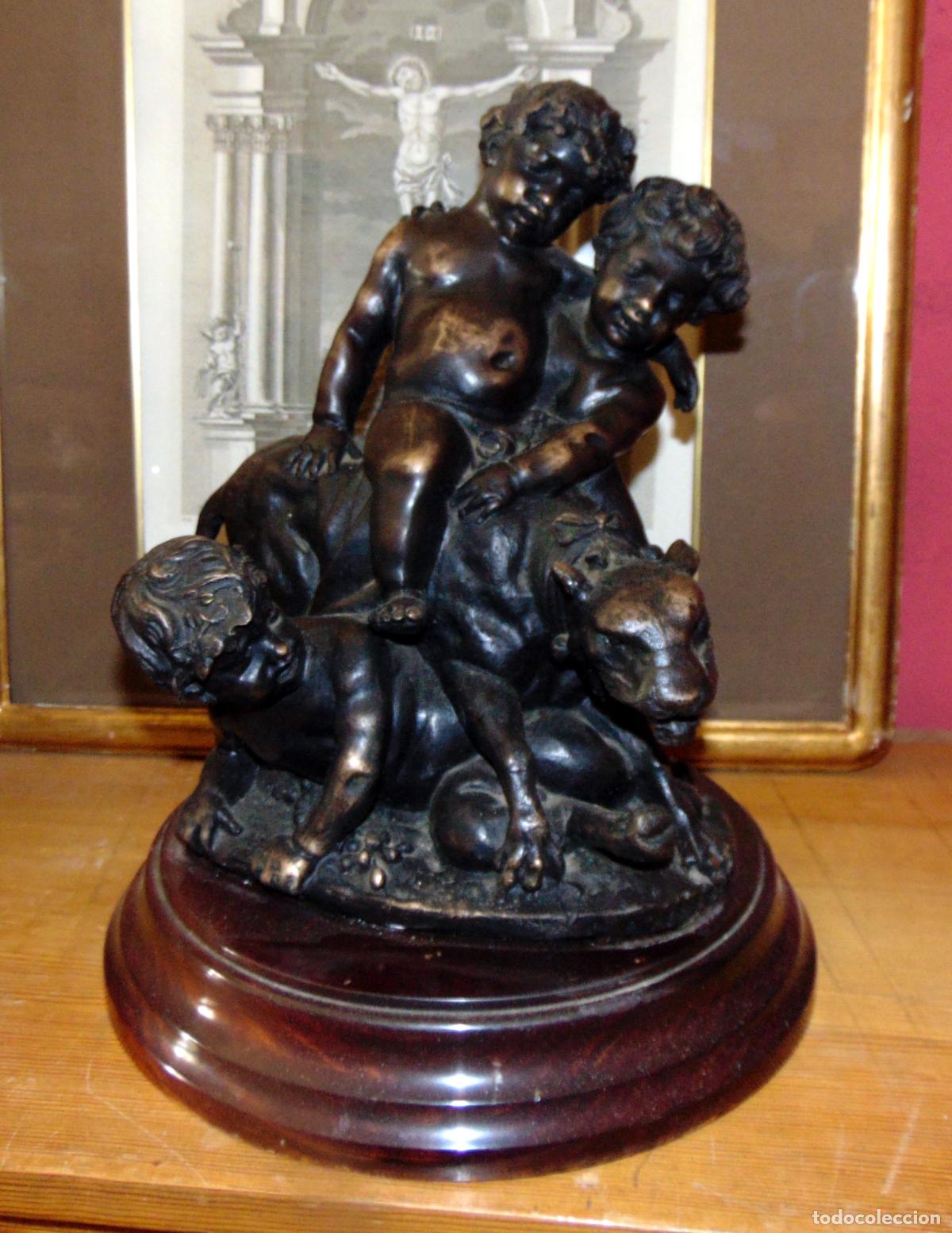 Arte: ANTIGUO BRONCE PATINADO PUTTIS JUGANDO CON PANTERA, BACO NI&Ntilde;O, ALTURA CON PEANA 35CM