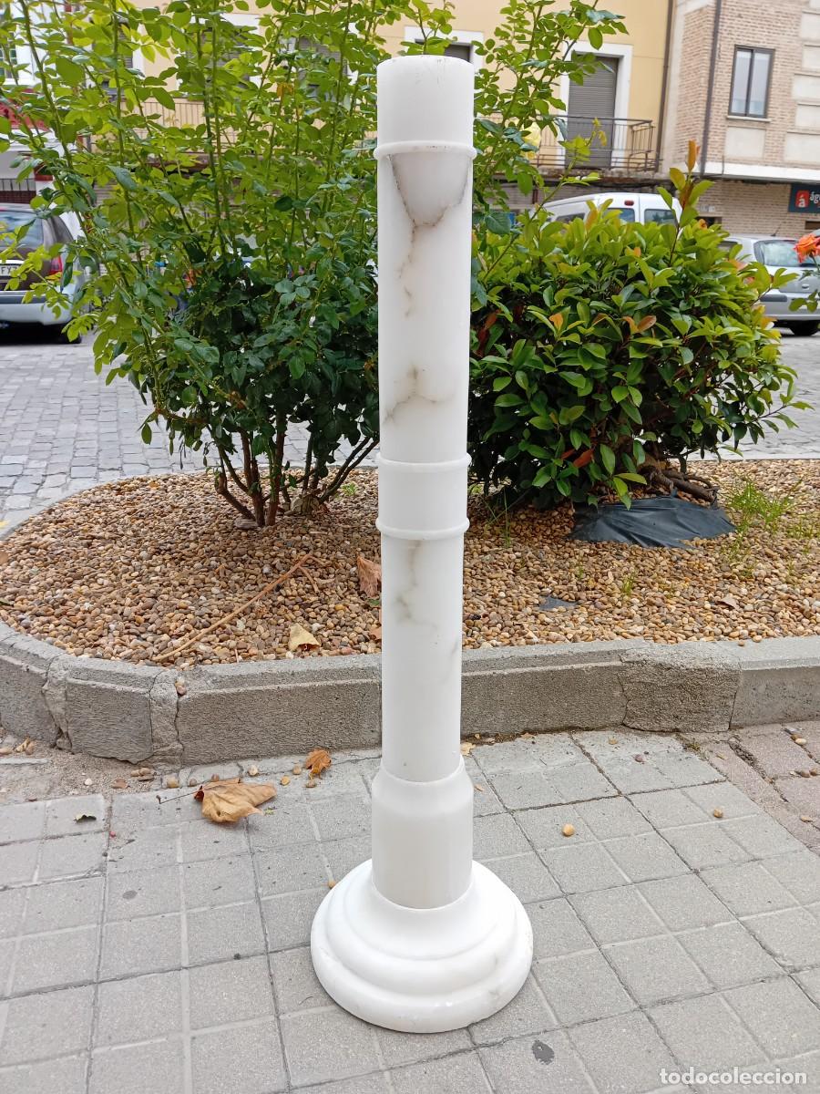 Arte: Basa y fuste de columna de alabastro