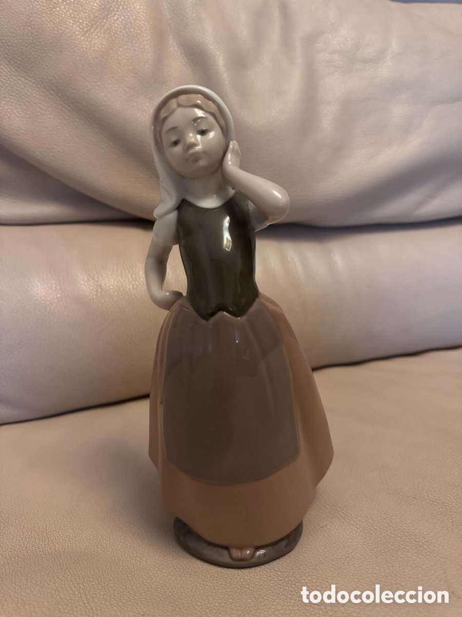 Arte: Figura de porcelana LLADR&Oacute; NAO. Daisa 1982.