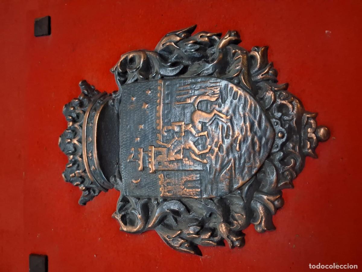 Arte: Escudo eraljico en bronce - Foto 2