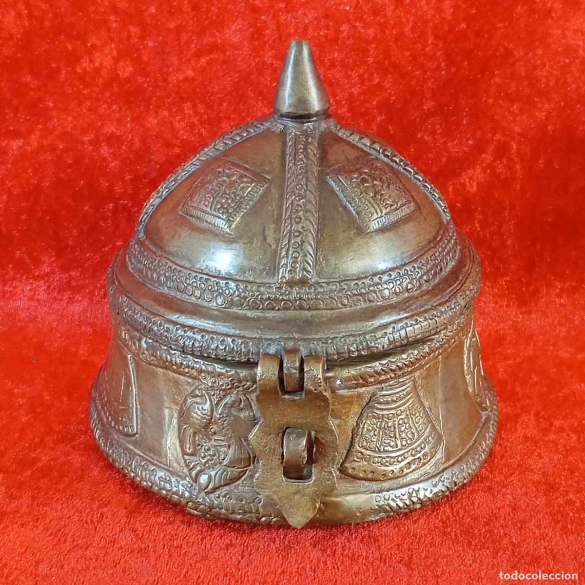 Arte: CAJA DE BRONCE INDIA - C. 1900 - PAAN DAN. CAJA DE HOJAS DE BETEL - RECIPIENTE PARA ESPECIES 12,5 CM
