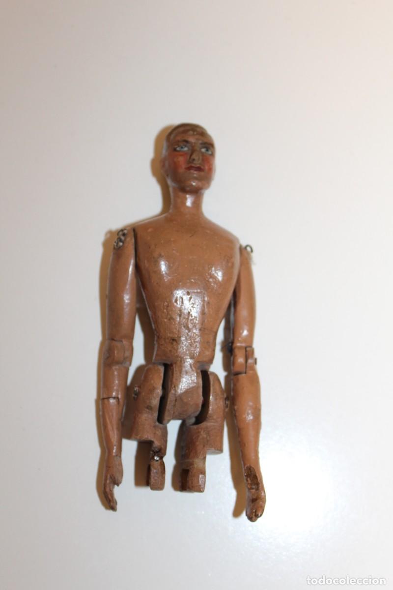 Arte: ANTIGUO MANIQUI MADERA TALLADA ARTICULADO