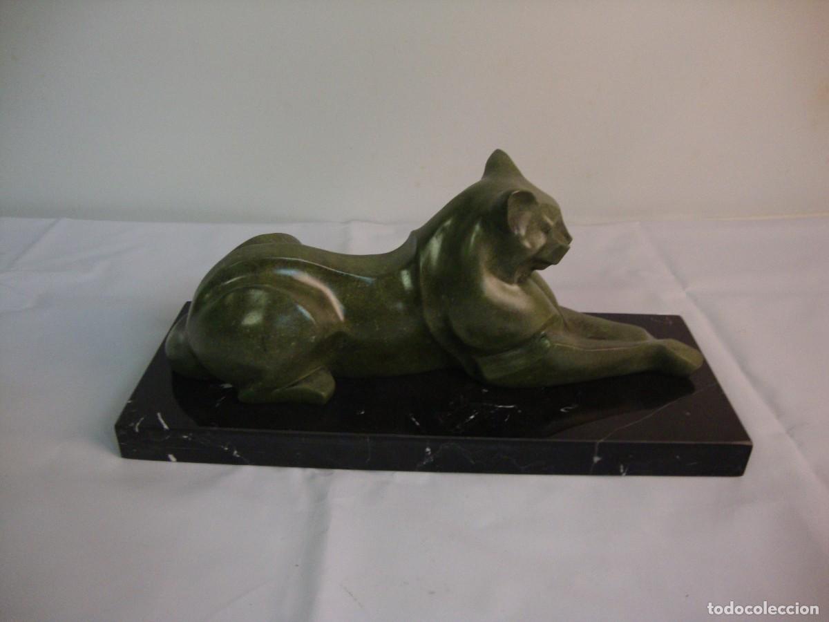 Arte: Escultura en bronce representando pantera estilo Art Deco
