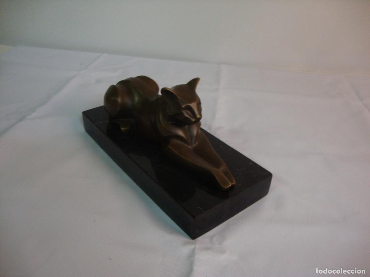 Arte: Escultura en bronce representando pantera estilo Art Deco