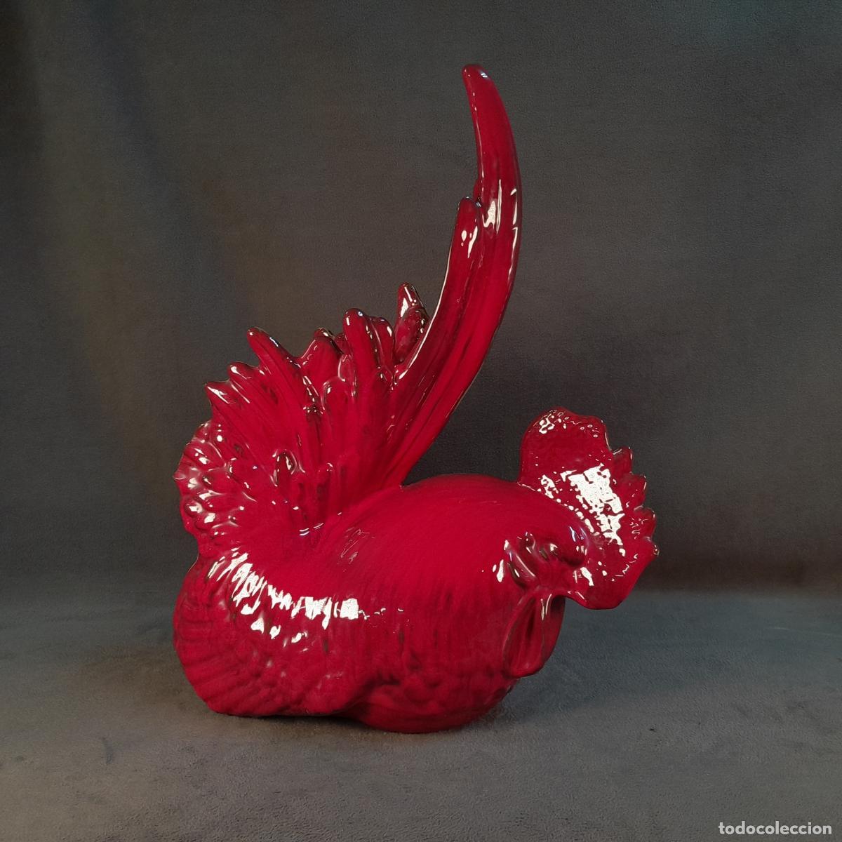 Art: FIGURA DE GALLO. CER&Aacute;MICA ESMALTADA. SIGLO XX