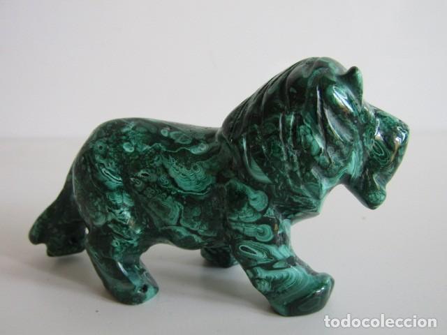 Arte: PRECIOSO LEON TALLADO A MANO MALAQUITA NATURAL DE 7,5 - 8 CM - REPUBLICA CONGO
