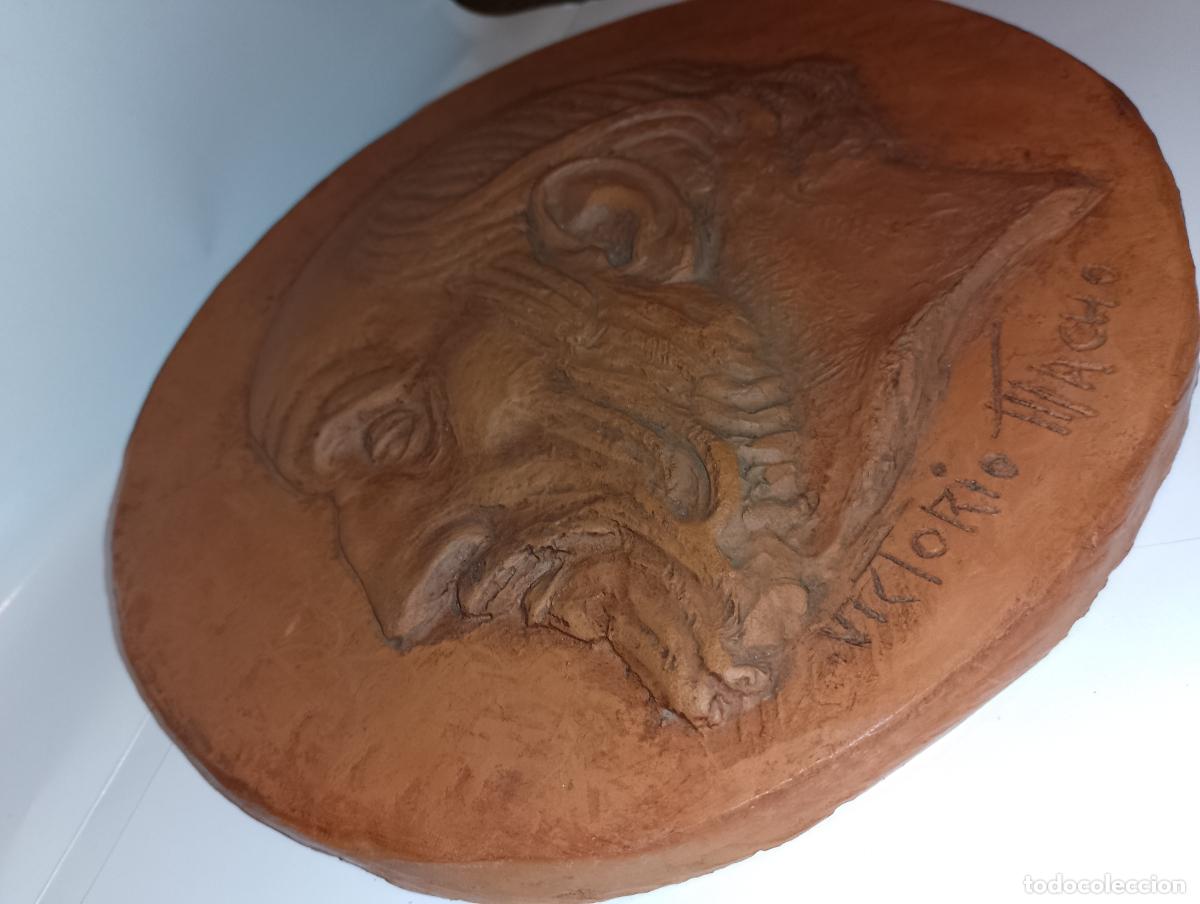 Arte: Victorio Macho barro cocido retrato de D. Ram&oacute;n y Cajal. Escultura original