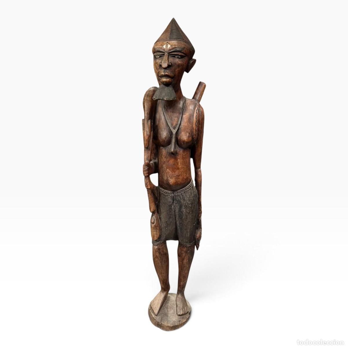 Arte: Escultura Africana em Madeira &mdash; Ca&ccedil;ador com Espingarda &mdash; 135 cm