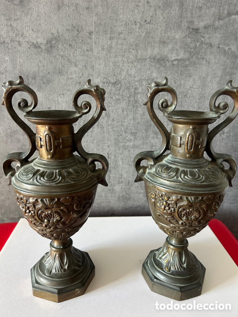 Arte: 2 Preciosos Jarrones de Bronce - Foto 1