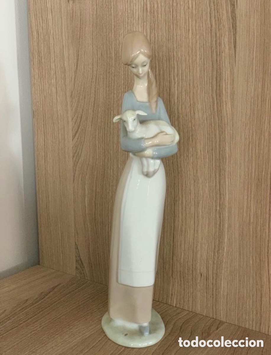 Arte: Figura de porcelana &ldquo;Pastora de Lladr&oacute;&rdquo;