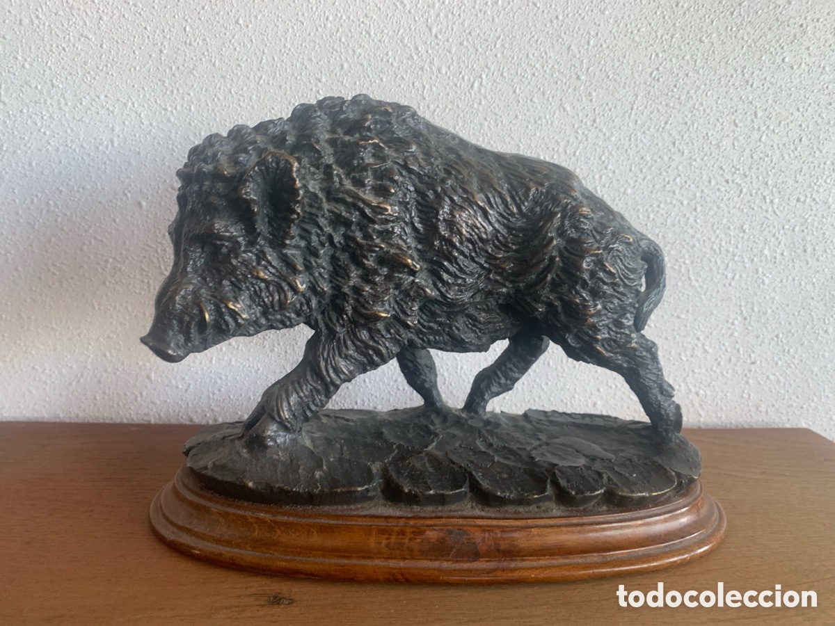 Arte: Figura en bronce firmado por Rinor, con peana de madera, representando a un Jabal&iacute;
