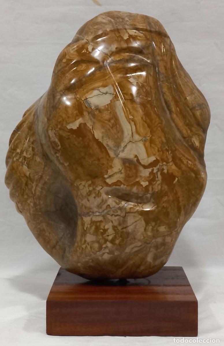 Kunst: ESCULTURA EN PIEDRA DEL ARTISTA GELSOMINO CASULA , 1953-2020