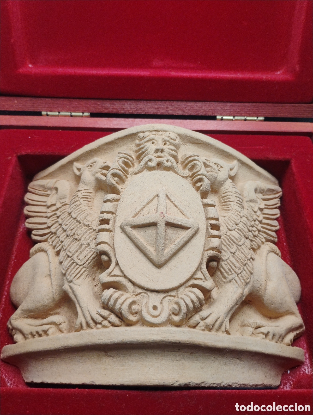 Arte: Reproducci&oacute;n del Escudo de la Generalitat de Catalunya en Terracota