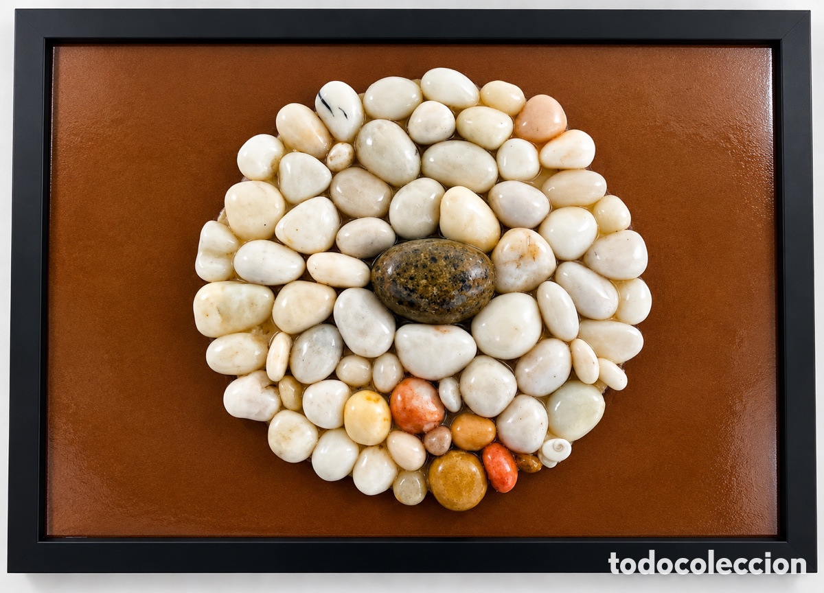Arte: Almer&iacute;a 4. Cuadro.-escultura con piedras naturales de la playa.