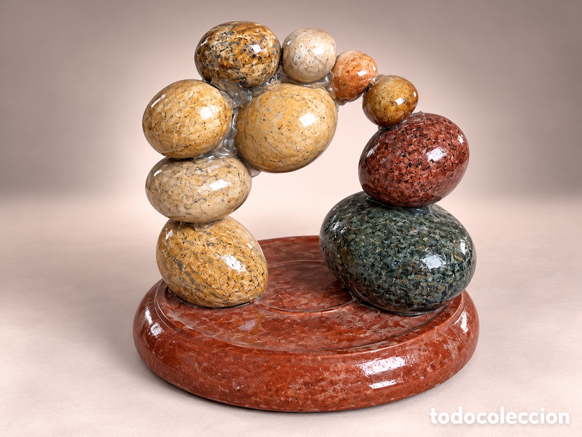 Kunst: Memorias del Mar 11. Escultura con piedras naturales de la playa.