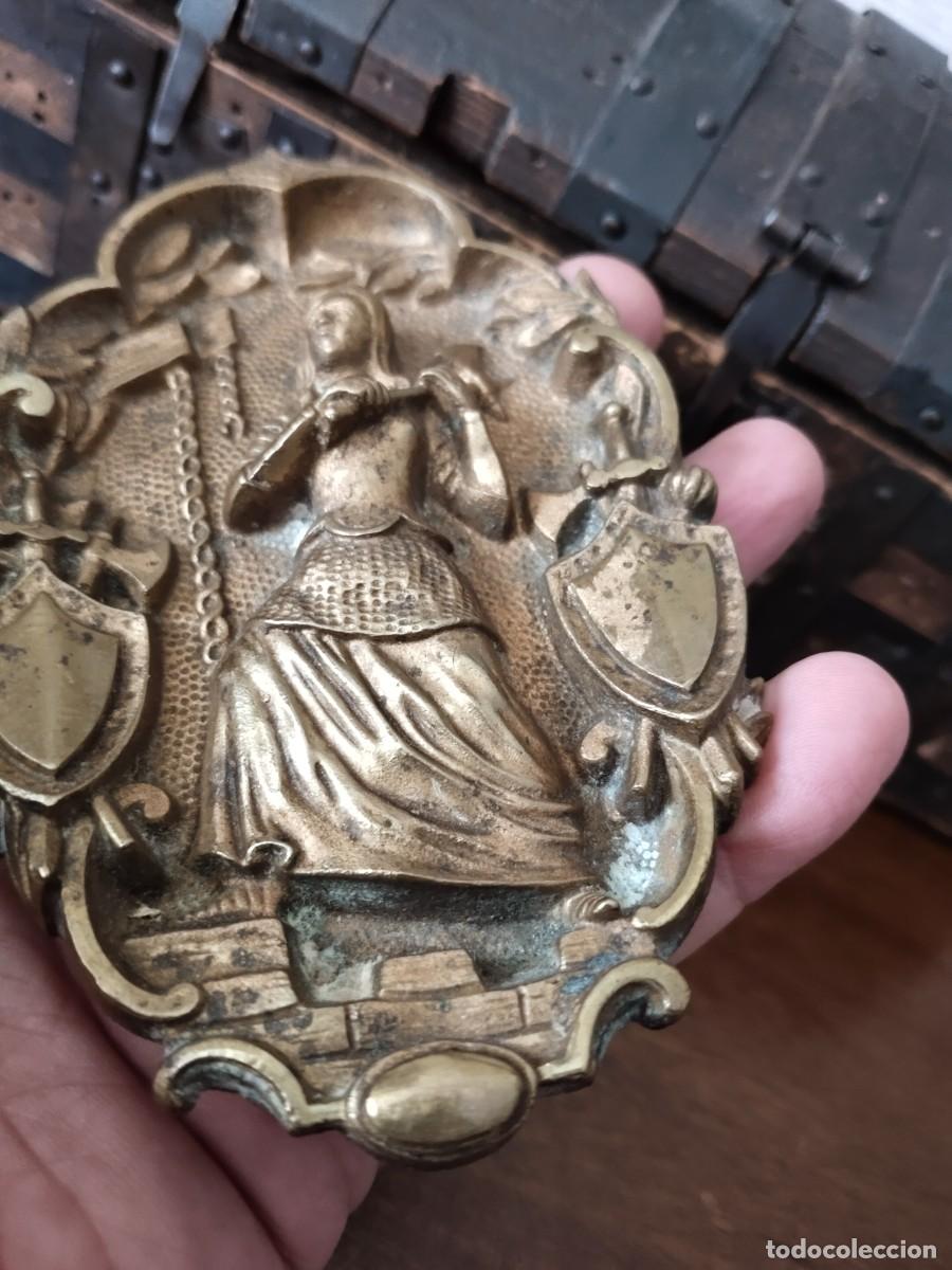 Arte: Relieve en bronce de Juana de Arco. - Foto 5