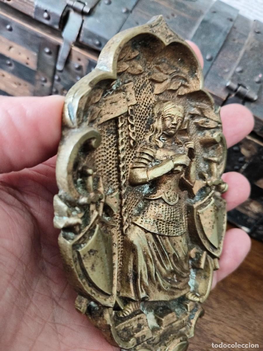 Arte: Relieve en bronce de Juana de Arco. - Foto 7