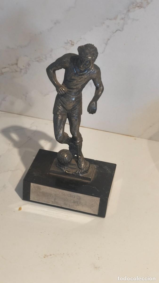Art: Sculpture bronze troph&eacute;e football 1980