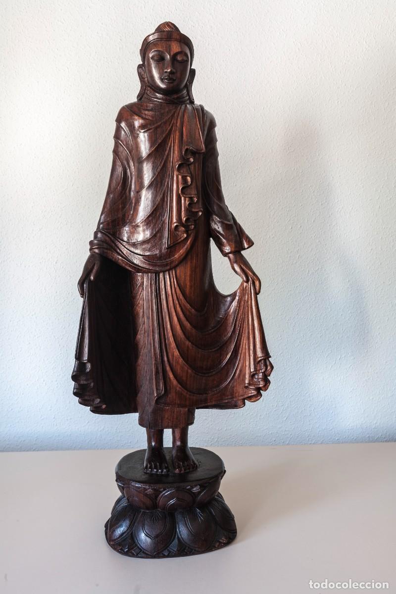 Arte: Escultura exenta tallada a mano en madera maciza de alta densidad procedente de Birmania Descripci&oacute;