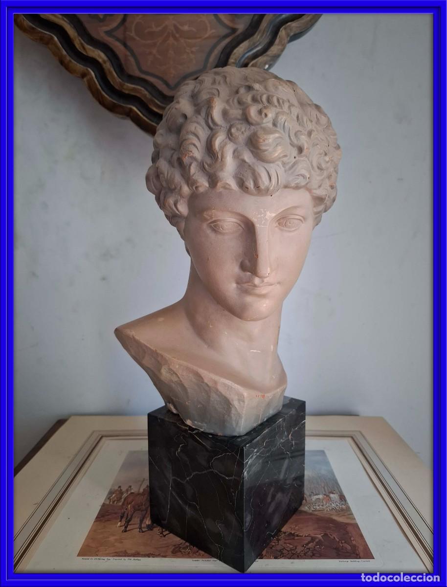 Art: BUSTO DE TERRACOTA DE UN ROMANO SOBRE BASE DE MARMOL