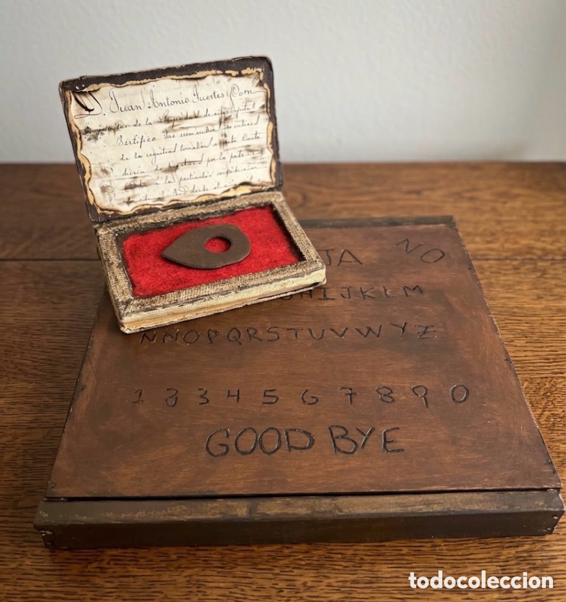 Kunst: Ouija realizada a mano y libro/caja siglo XIX