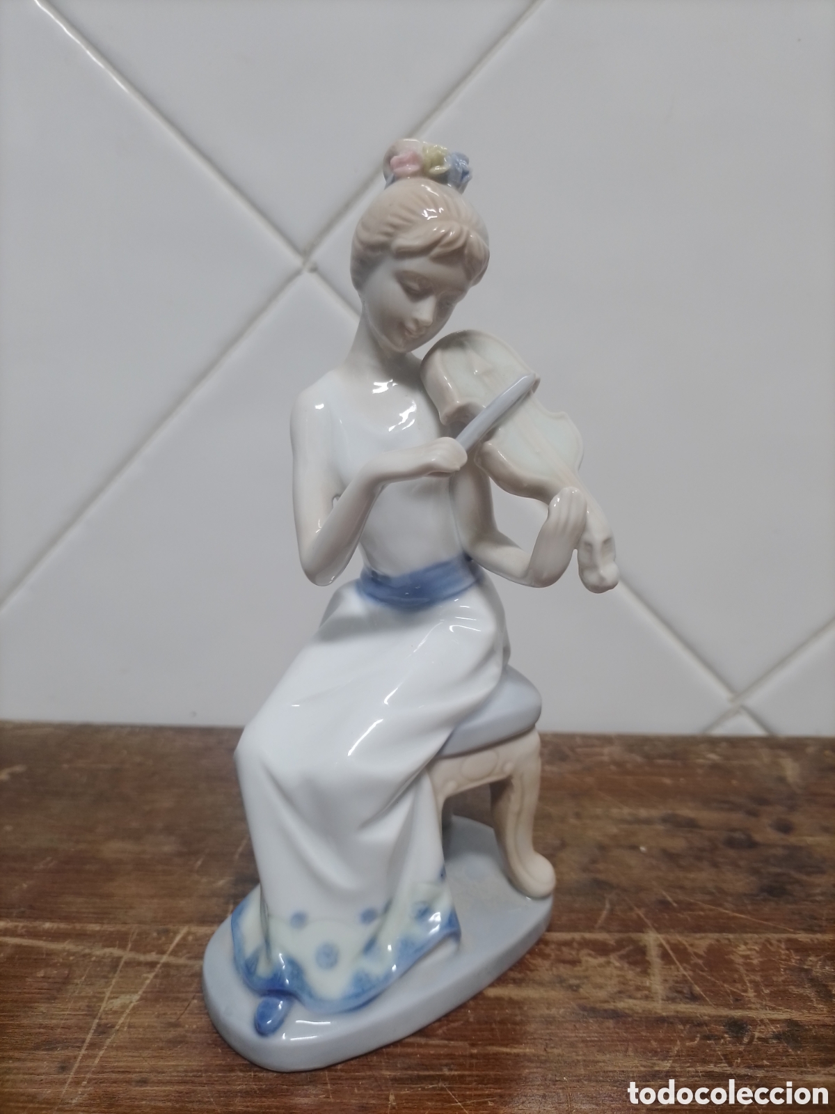 Kunst: Figura porcelana 17cm.
