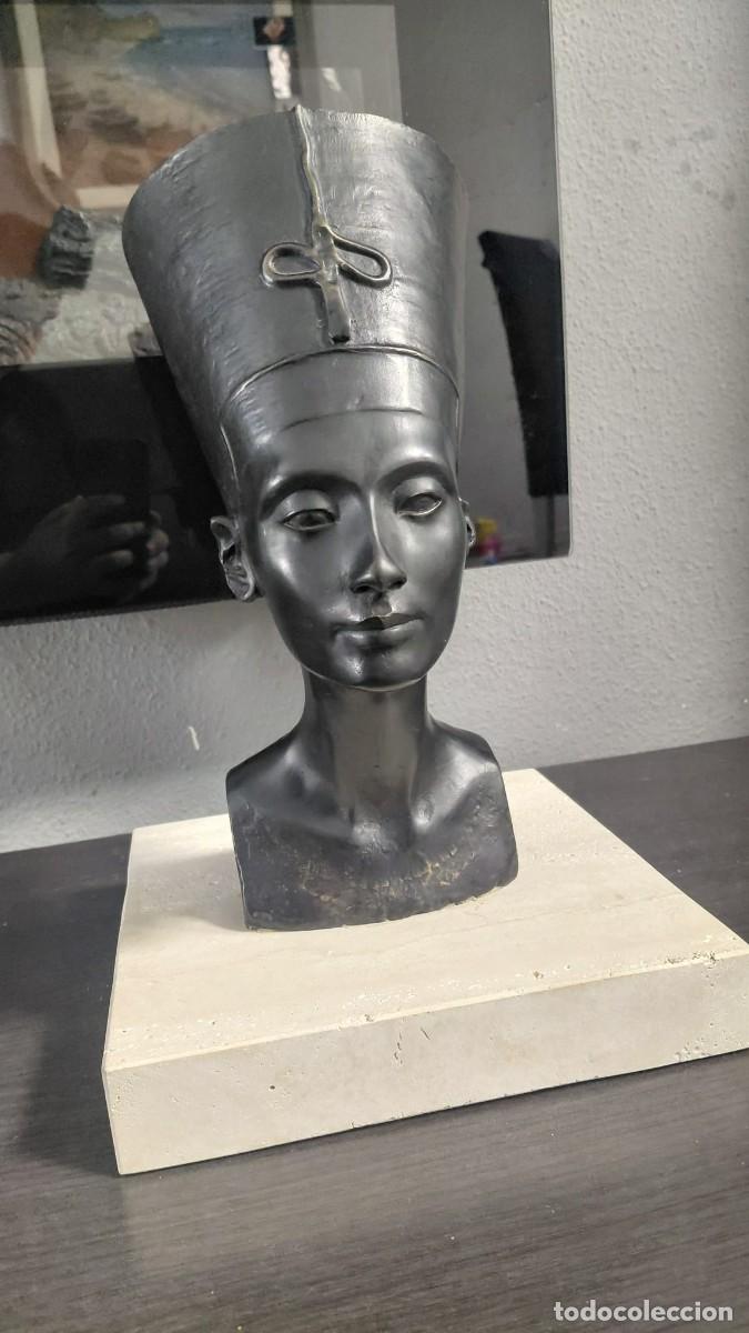 Arte: escultura de bronce tutankamon y nefertiti