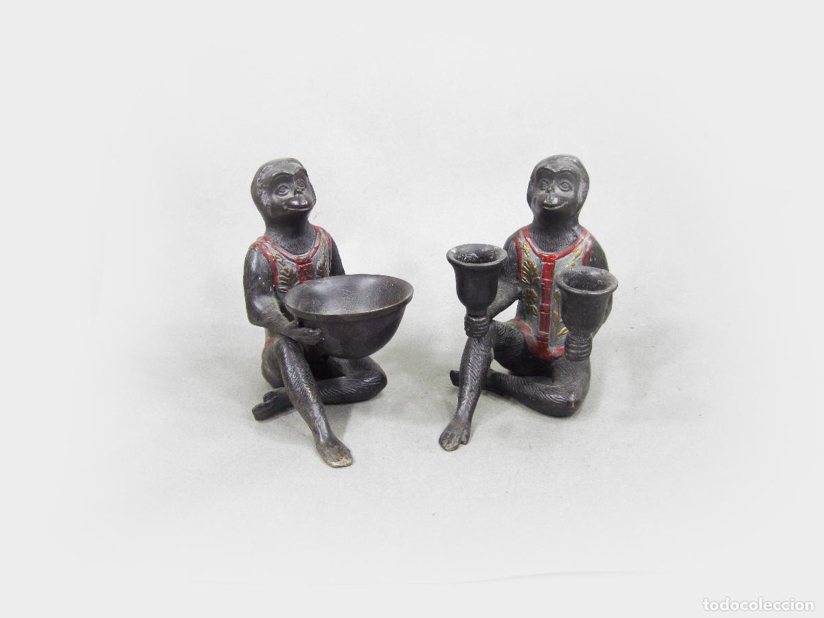 Arte: PAREJA DE FIGURAS DE MONOS DE BRONCE O L&Aacute;TON CUENCO Y CANDELABRO. A&Ntilde;OS 60