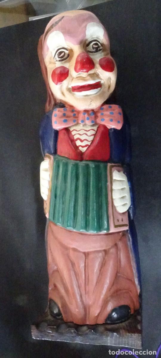 Arte: BOTELLERO DE MADERA TALLADA EN FORMA DE PAYASO TECXX 516
