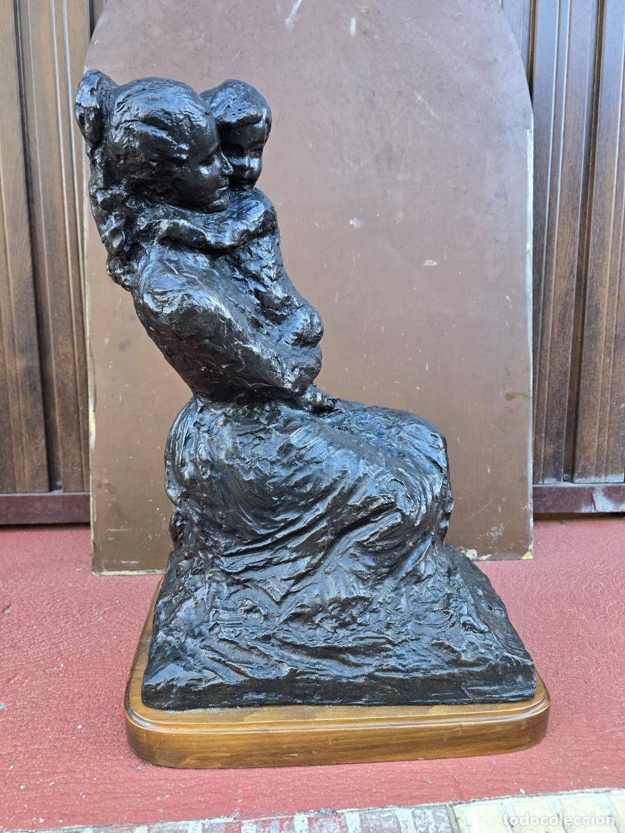 Arte: SEBASTIAN MIRANDA bronce patinado MATERNIDAD