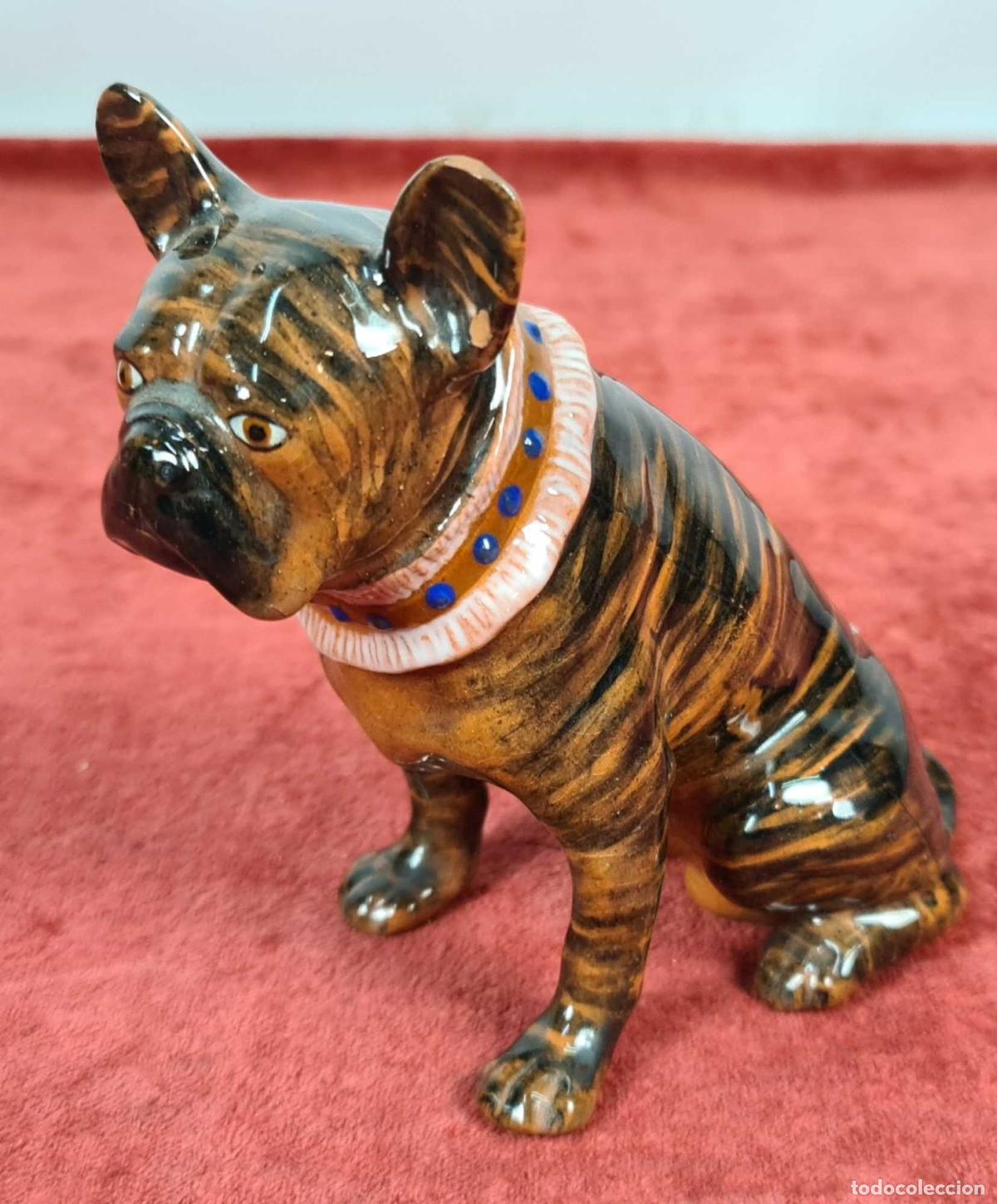 Arte: BULL DOG. ESCULTURA EN PORCELANA ESMALTADA. DECORADA A MANO. SIGLO XX.