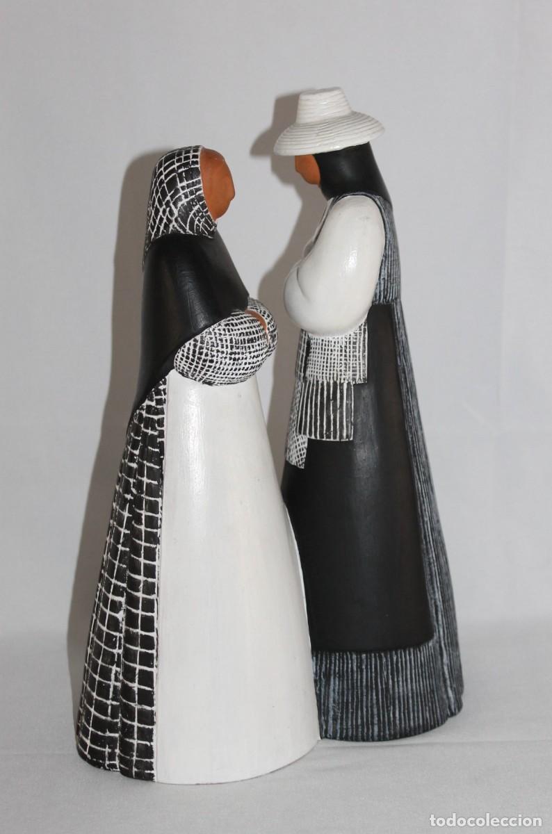 Arte: Luis Amor y Vald&eacute;s (Oviedo, 1942). Pareja de ibicencos en terracota esmaltada. Es Baladre Ibiza