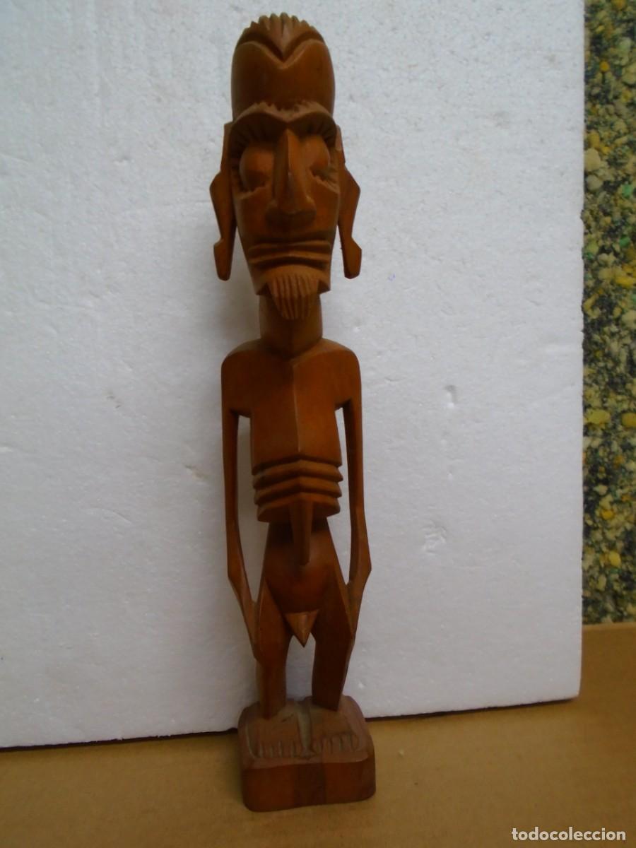 Arte: ESTATUA VINTAGE DE MADERA TALLADA MOAI KAVAKAVA DE LA ISLA DE PASCUA, 26 CM ALTO.