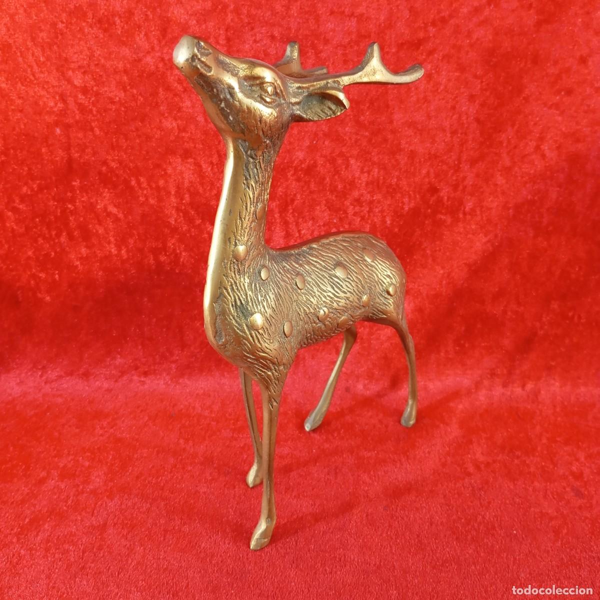 Arte: HERMOSA ESCULTURA VINTAGE DE CIERVO - CHAPADA EN BRONCE FUNDIDO - SIGLO XX - 15 X 24,5 CM