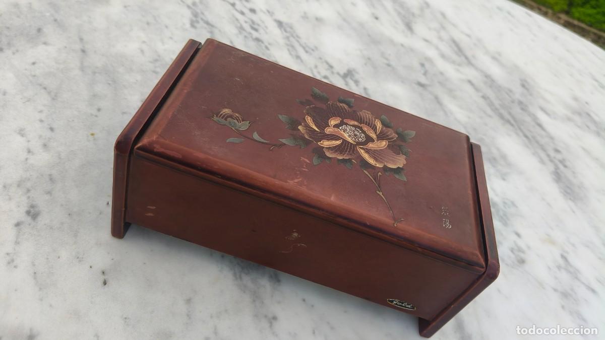 Arte: Magnifique coffre a bijoux musicale bois marqueterie
