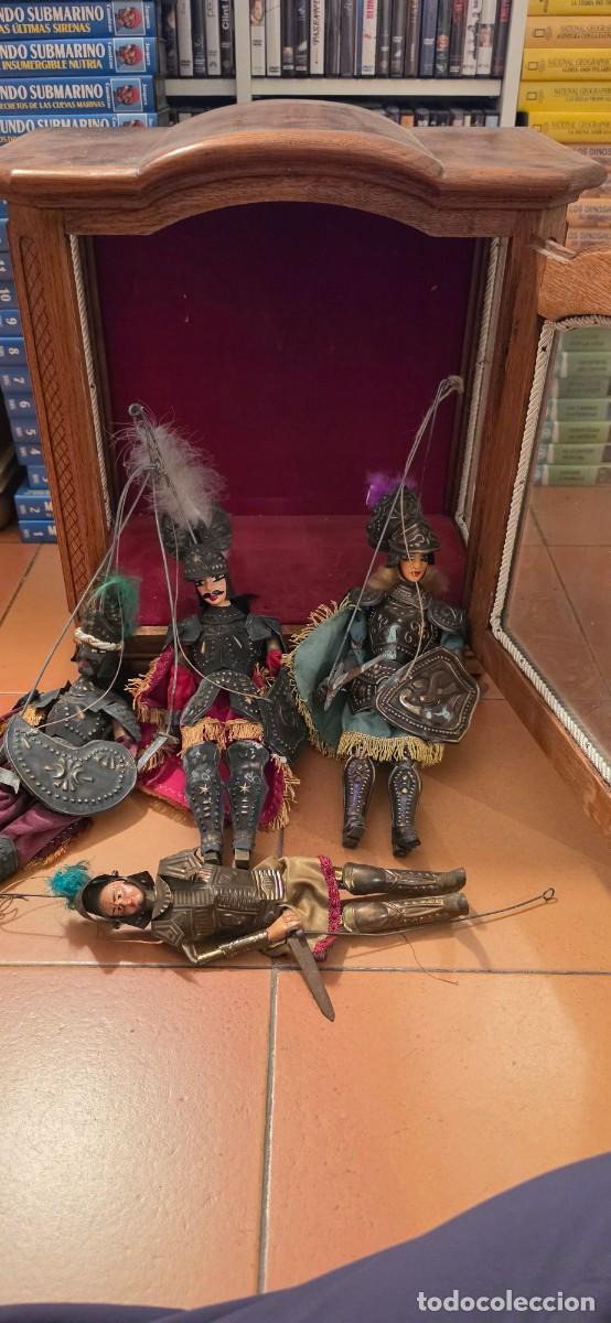 Arte: Espectacular conjunto de marionetas pupo siciliano muy antiguas con mueble