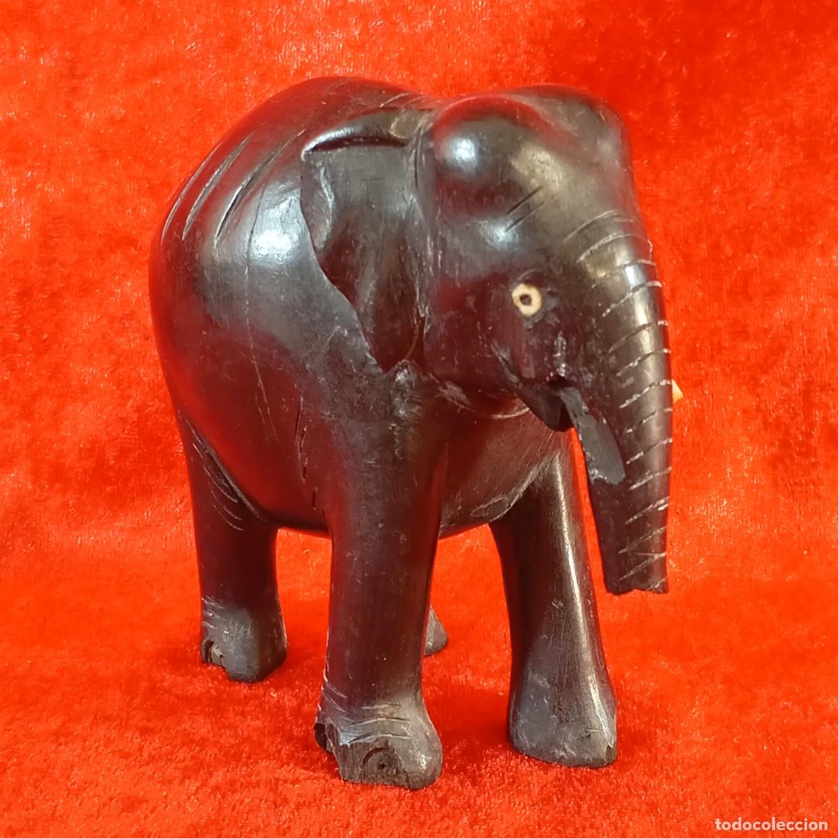 Arte: FIGURA DE ELEFANTE DE MADERA TALLADO A MANO - ESTILO ANTIGUO - &Eacute;BANO - SIGLO XX - 10,5 CM DE ALTO