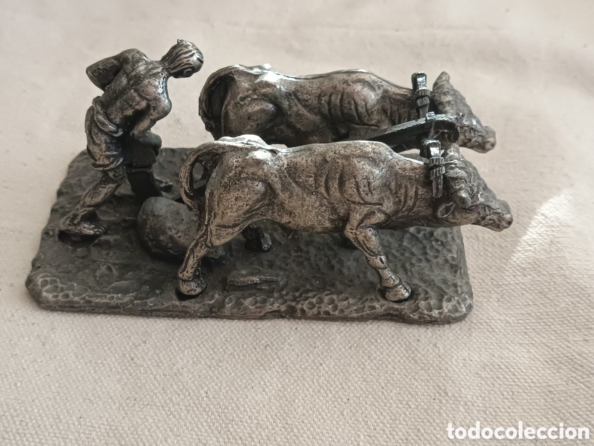 Arte: Figura decorativa en miniatura - Monumento &rdquo;Llaurador&rdquo; de Castell&oacute;n