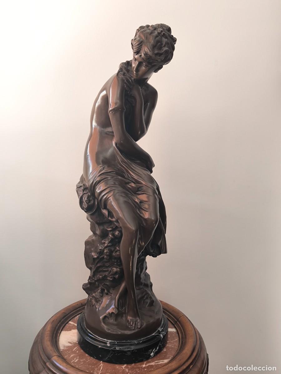 Arte: GRAN ESCULTURA DE BRONCE Y MARMOL REPRESENTANDO A UN JOVEN SEMIDESNUDA
