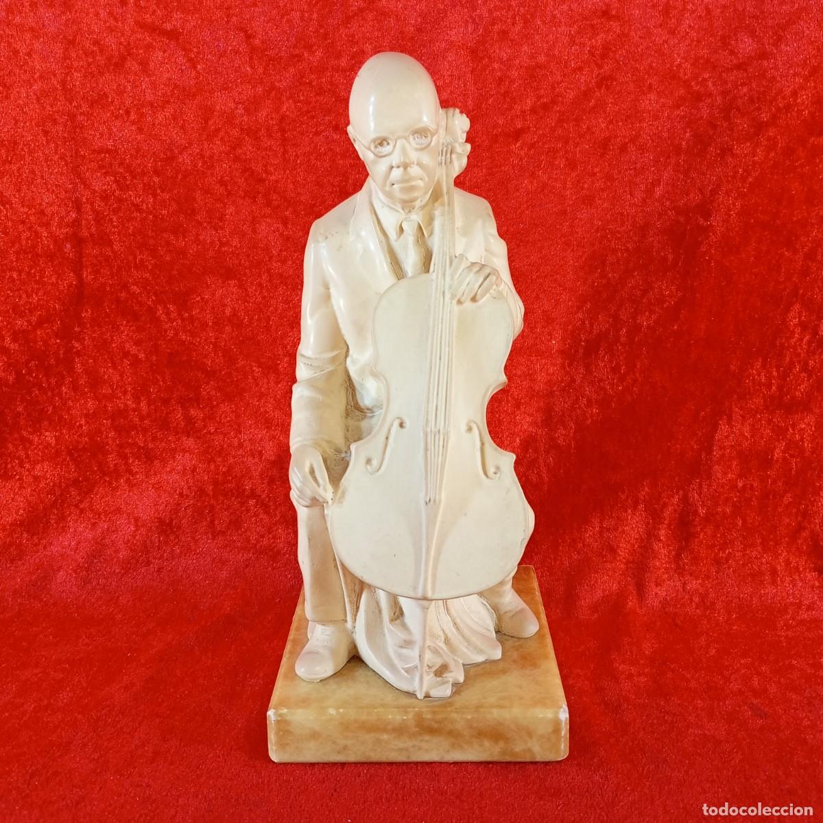 Arte: ESCULTURA VINTAGE - FABRICADA EN PASTA DE RESINA Y BASE DE M&Aacute;RMOL - PAU CASALS - 23,5 CM DE ALTO
