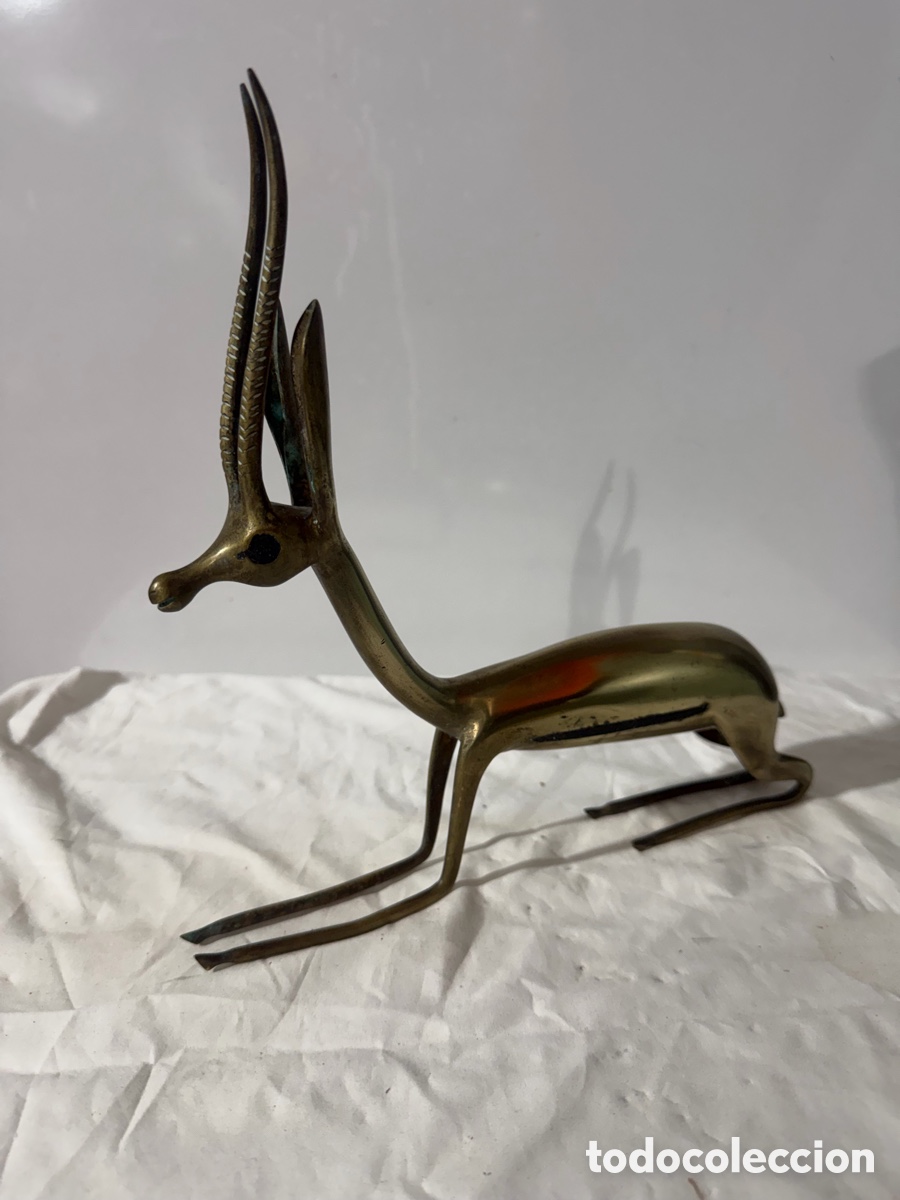 Arte: Figura Decorativa de Gacela en Lat&oacute;n