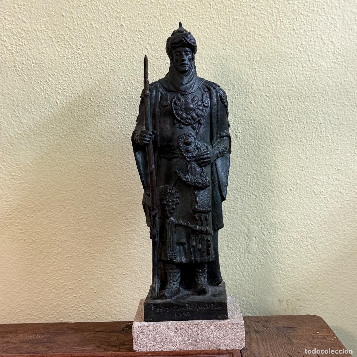 Arte: Moises Gil (Cocentaina, 1963) - Escultura Bronce Capit&aacute;n Moro - 1997