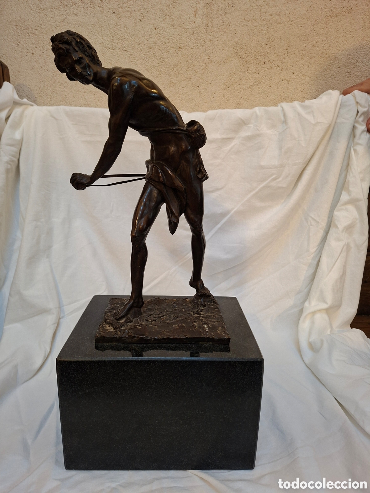 Arte: Escultura Bronce David con Honda - Nacho Mart&iacute;n (Edici&oacute;n Numerada 6/200)