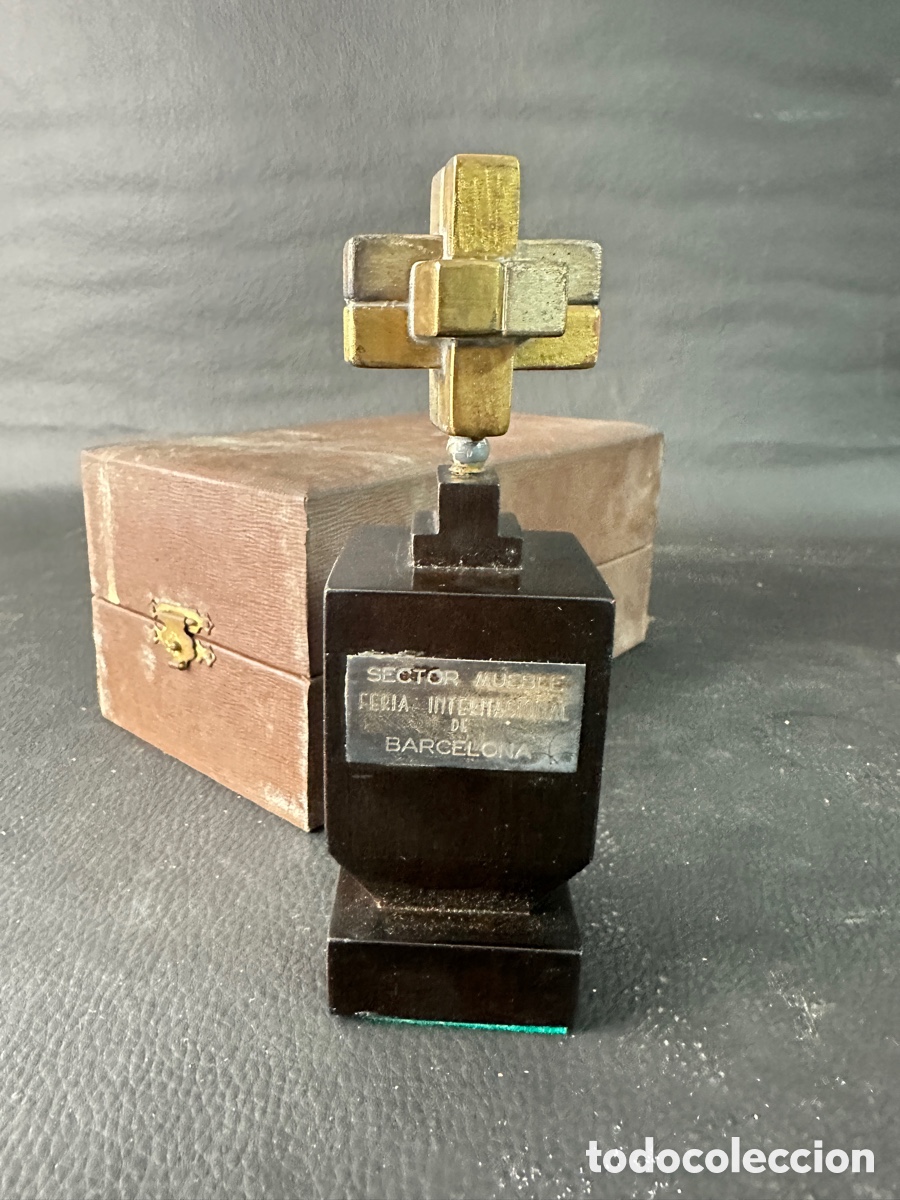 Arte: ESCULTURA CONMEMORATIVA