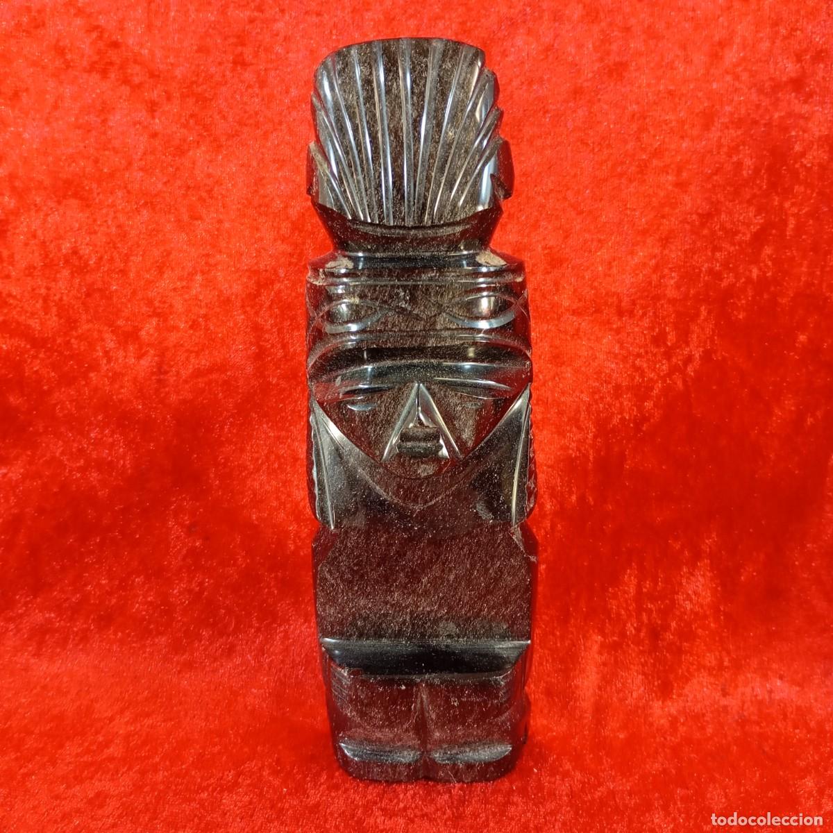 Arte: ESTATUILLA ARTESANAL - TALLADA EN PIEDRA DE OBSIDIANA - MESOAMERICANO - SIGLO XX - 17,5 CM ALTO - 28