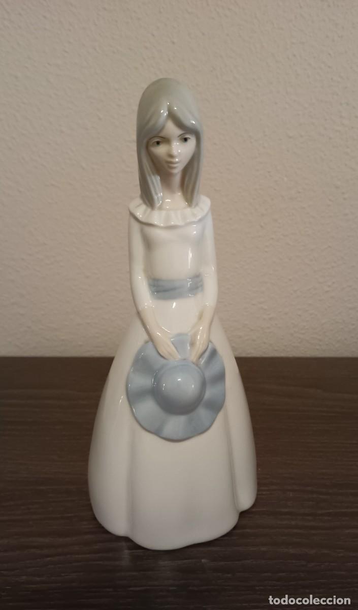 Arte: HERMOSA FIGURA DE PORCELANA ESMALTADA DE LA MARCA CERAMICAS HUSPANIA-LLADRO, VINTAGE DE LOS A&Ntilde;OS 70