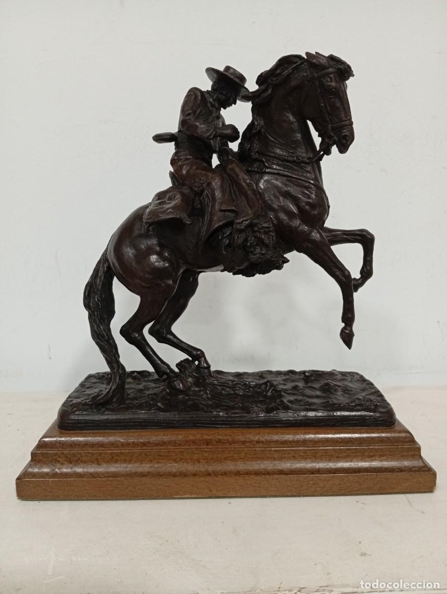 Arte: Escultura bronce Rejoneador a caballo.